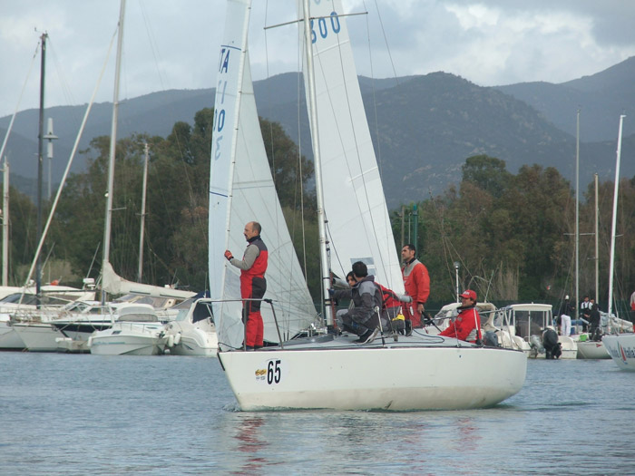 Il J24 della Scuola Italia in Vela, ITA300 Corsara, in una foto di repertorio