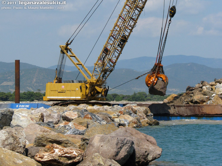 Porto Pino - lavori canale - 11.05.2011
