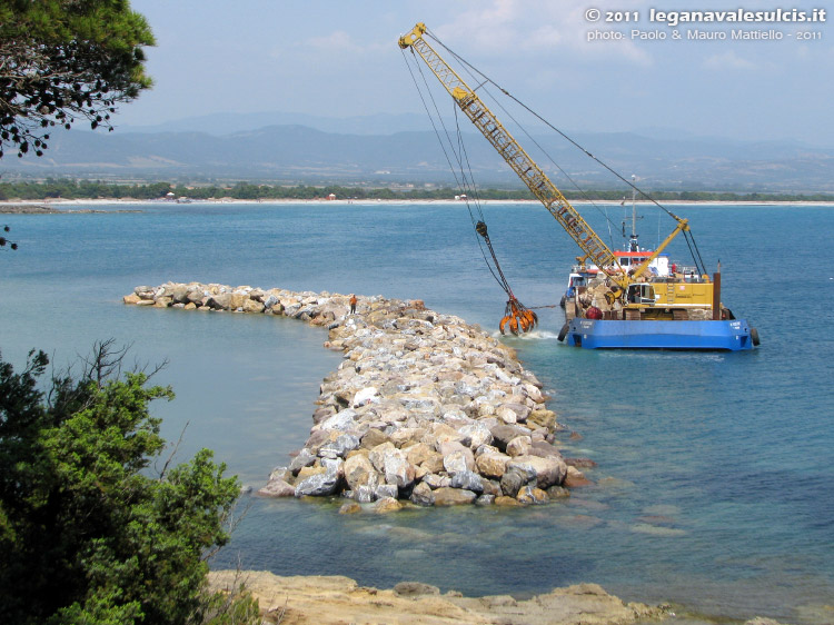 Porto Pino - lavori canale - 26.05.2011
