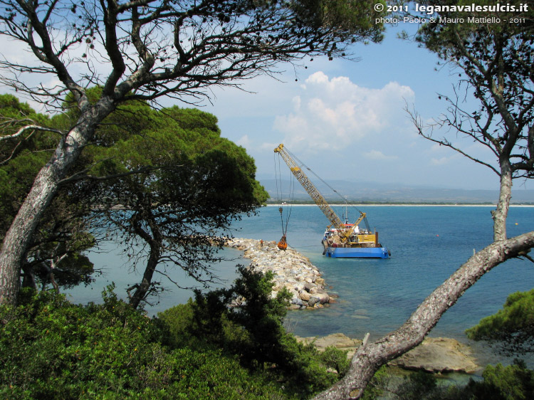 Porto Pino - lavori canale - 26.05.2011
