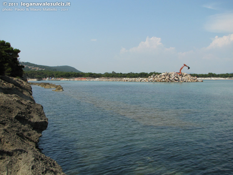 Porto Pino - lavori canale - 26.05.2011
