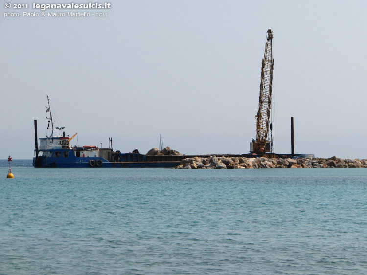 Porto Pino - lavori canale - 26.05.2011
