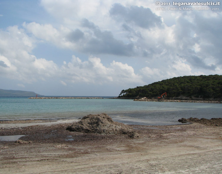 Porto Pino - lavori canale - 08.06.2011
