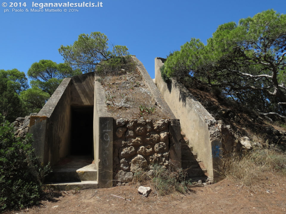 LNI Sulcis - Luglio 2014,Punta Menga, stazione di tiro della batteria Candiani
