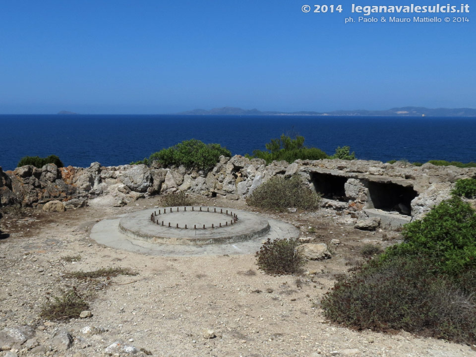 LNI Sulcis - Agosto 2014,Punta Menga, piazzola di tiro della batteria Candiani
