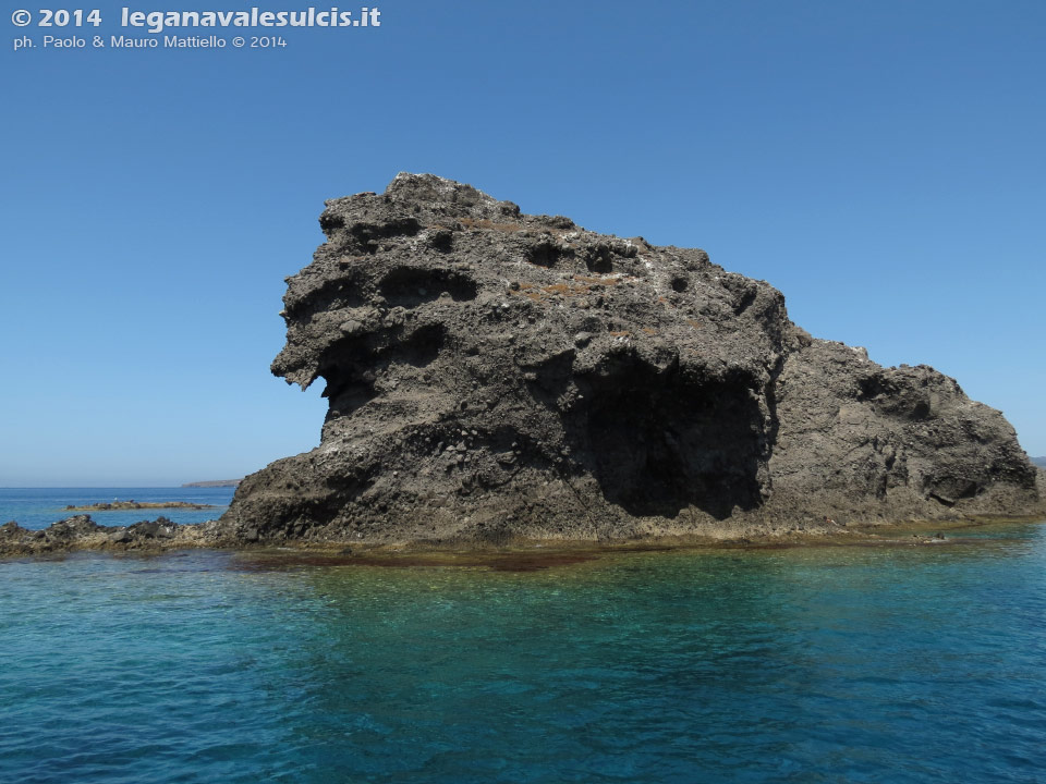 LNI Sulcis - Agosto 2014,Scoglio Il Vitello (S.Antioco)
