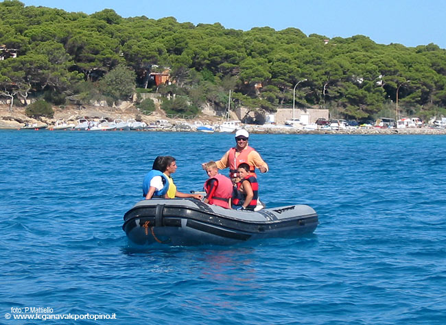 16 luglio 2004 - Il gommone LNI con Tore a bordo