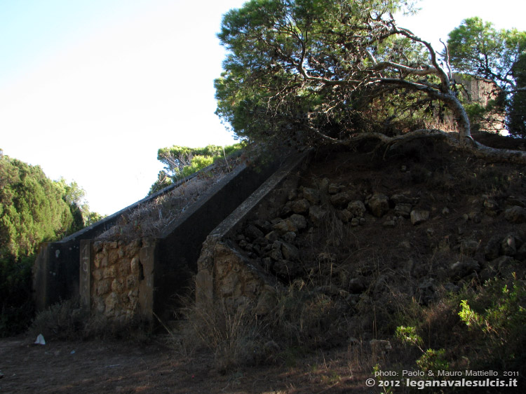 Porto Pino - 2011, bunker del telemetro della batteria Candiani