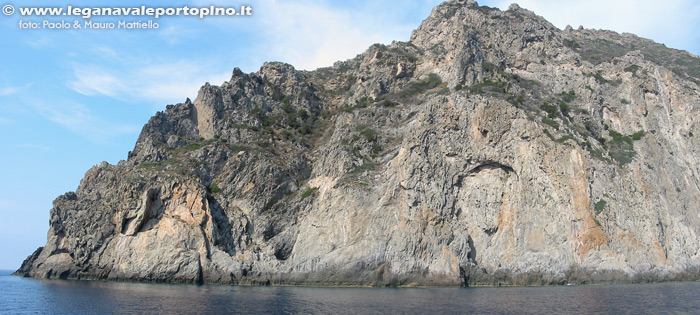 Capo Teulada - 2003, la grande parete Capo Teulada vista dall'interno di Cala Galera