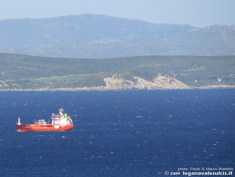 Nave nel golfo di Palmas