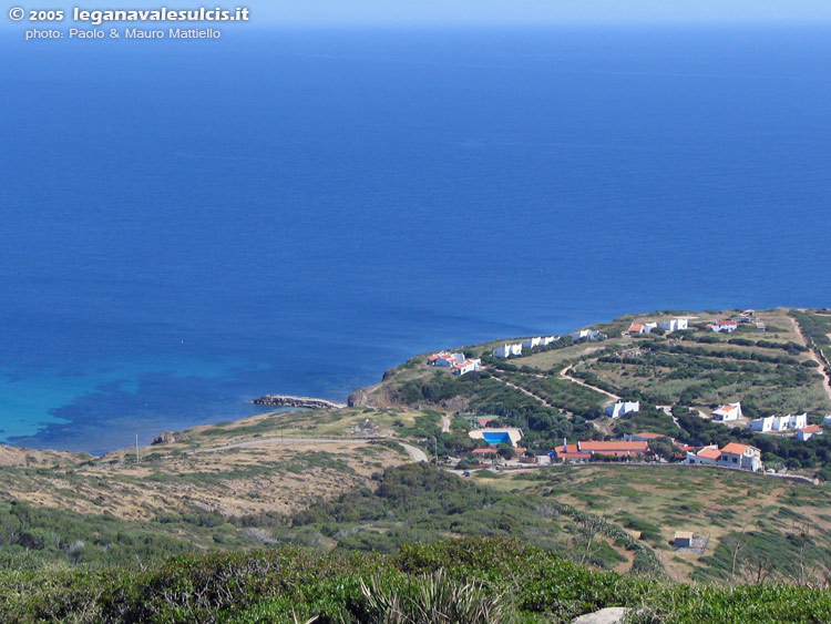 C.Sperone e P.Sciusciau - Capo Sperone e residence La Fazenda visti dalla collina dell'ex Semaforo (ex osservatorio della Marina)
