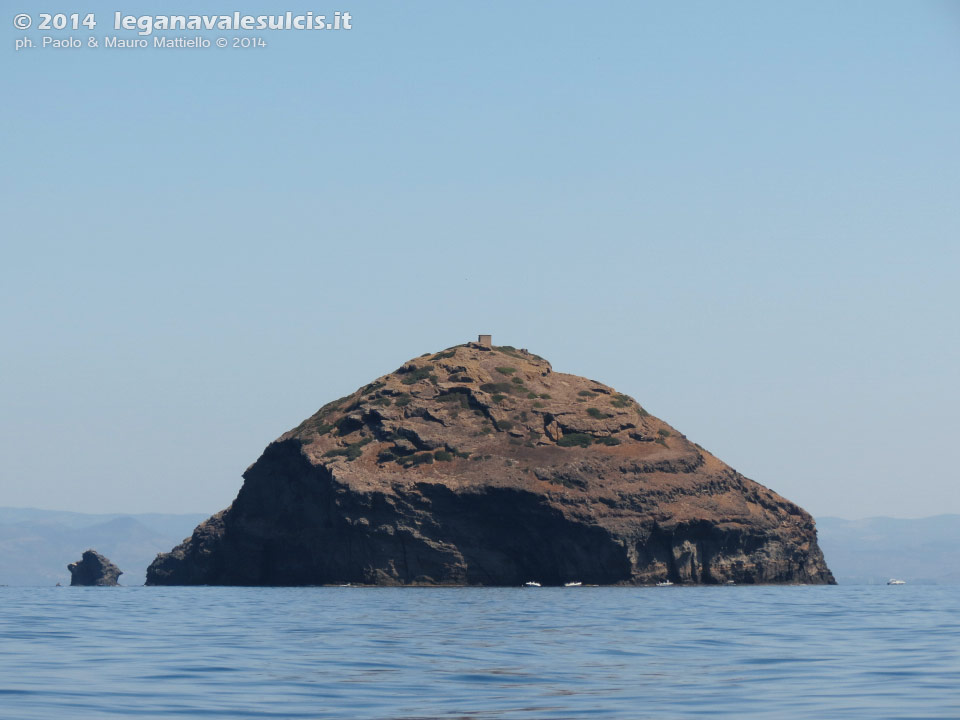 Vacca e Toro - Agosto 2014,Isola La Vacca vista arrivando dall'isola del Toro