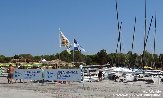 La postazione LNI Porto Pino, presso l'ombreggio Luna Beach, nella seconda spiaggia