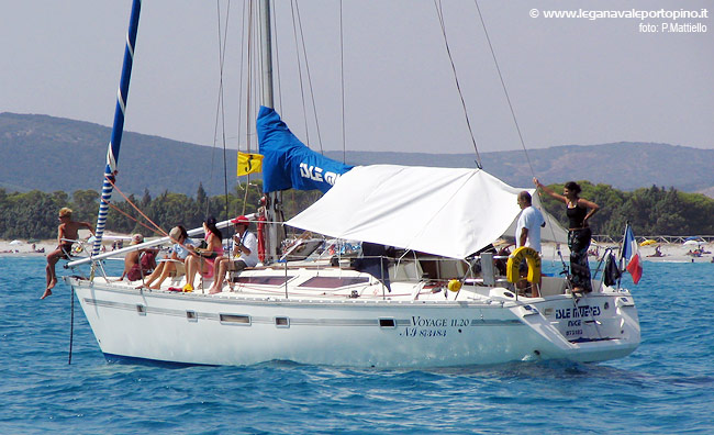 La barca giuria di quest'anno: Isle Mueres. La Lega Navale ringrazia Nanni e la famiglia Barlini per la gentile ospitalit&agrave; 