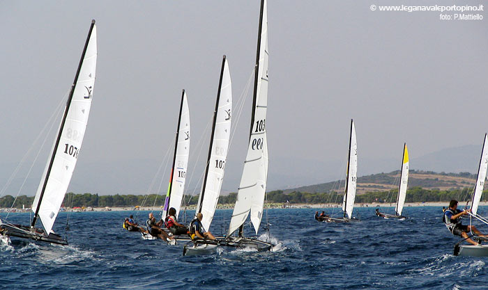 Hobie Cat nel lato di bolina