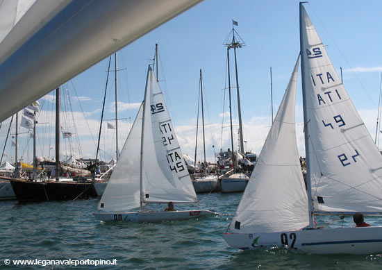 Tiscali Cup 2004Match race dentro il porto	